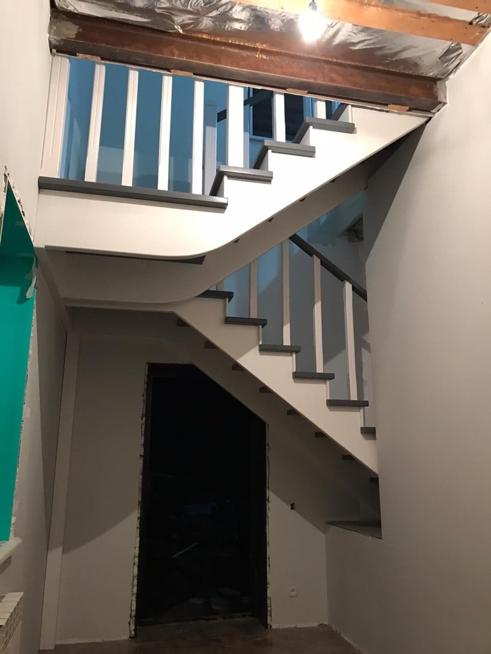 Лестница с поворотом на 180